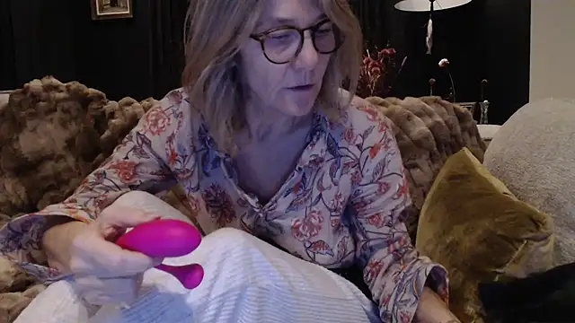 godinflower online show from November 3, 2025, 4:52 pm