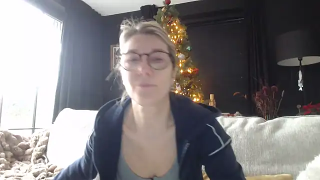 godinflower online show from December 4, 2025, 10:13 am