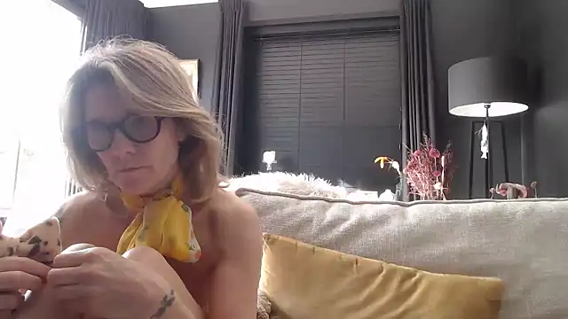 godinflower online show from April 5, 2026, 3:20 pm