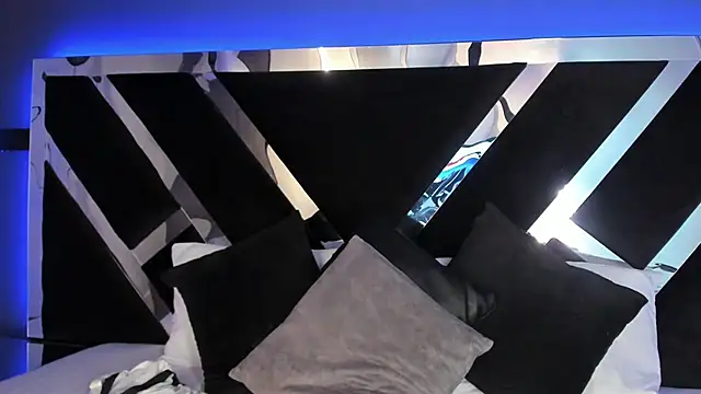 AmmyJones  online show from December 17, 2025, 10:27 pm