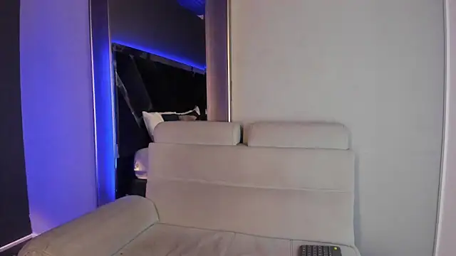 AmmyJones  online show from March 14, 2026, 12:10 pm