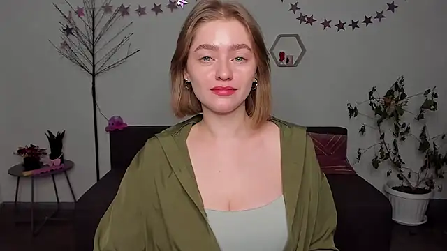 AidaPerry online show from December 23, 2024, 6:16 pm