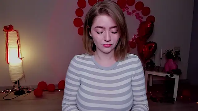 AidaPerry online show from March 2, 2025, 5:36 pm