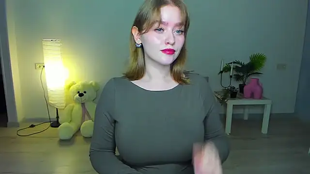 AidaPerry online show from September 23, 2025, 7:17 pm