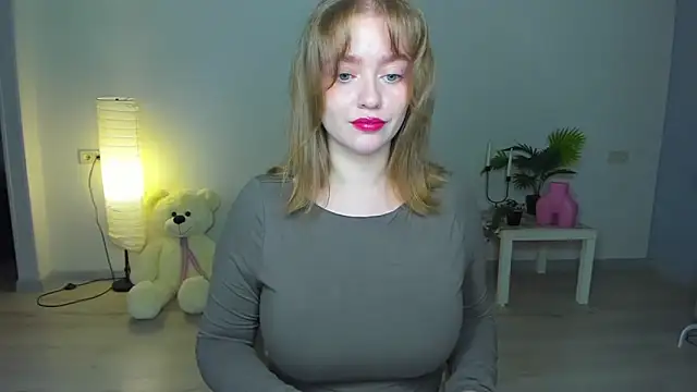 AidaPerry online show from October 10, 2025, 4:17 pm