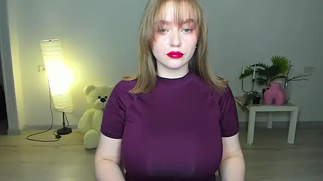 AidaPerry online show from October 17, 2025, 3:47 pm