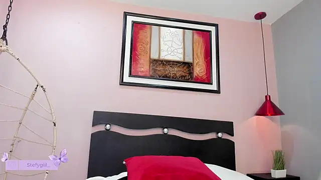 StefyGil  online show from February 18, 2025, 6:37 pm