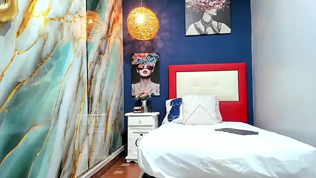 BustyAmanda online show from November 11, 2025, 8:09 pm