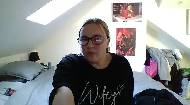 scrummymummy2 online show from December 19, 2024, 1:29 pm