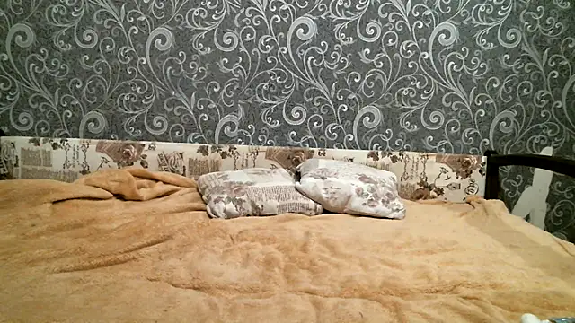 DennisXCaroll online show from February 25, 2025, 5:04 pm