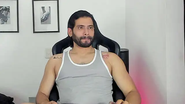 Snapshot of Dereck_vega chatting on July 9, 2026, 12:37 am Dereck vega online show from July 9, 2026, 12:37 am