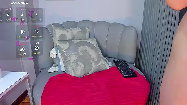 Nahiajhonson  online show from January 13, 2025, 3:15 pm