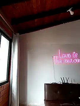 SamaraJay1 online show from January 12, 2025, 1:27 pm