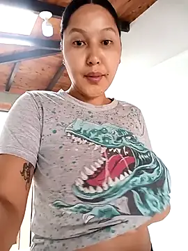 SamaraJay1 online show from April 15, 2026, 1:51 pm