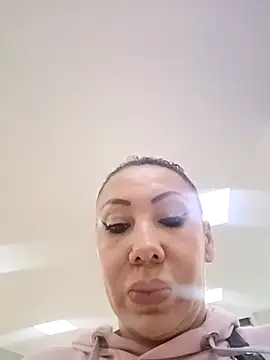 coral smitth online show from November 5, 2025, 10:10 pm