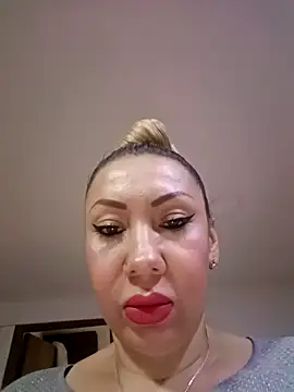 coral smitth online show from November 16, 2025, 6:35 pm