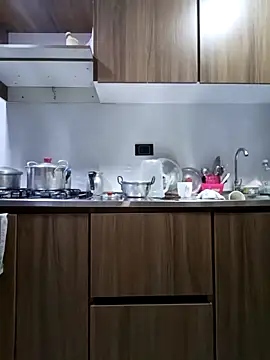 coral smitth online show from December 17, 2025, 7:20 pm