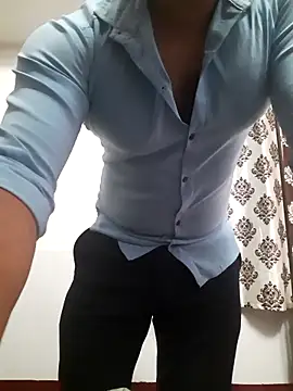 Guyinshortss online show from June 17, 2026, 8:21 pm