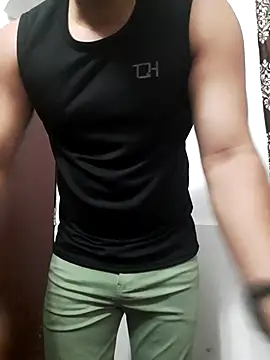 Guyinshortss online show from July 25, 2026, 8:39 pm