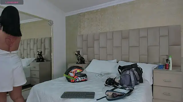 EmmaTorres  online show from January 22, 2025, 8:59 pm