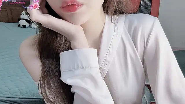 TrinhH Nabbi online show from March 17, 2026, 1:03 pm