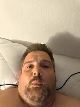 Ronny2510 online show from November 21, 2025, 10:41 pm