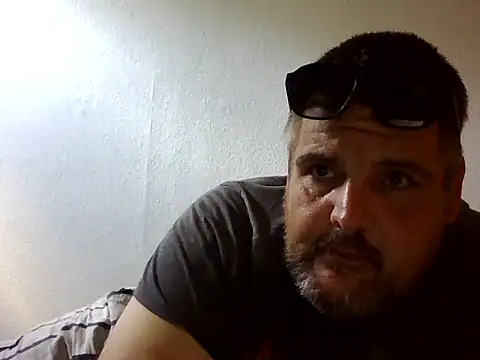 Snapshot of Ronny2510 chatting on July 30, 2026, 10:25 am Ronny2510 online show from July 30, 2026, 10:25 am
