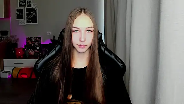 Sm0ly online show from September 25, 2025, 1:42 am