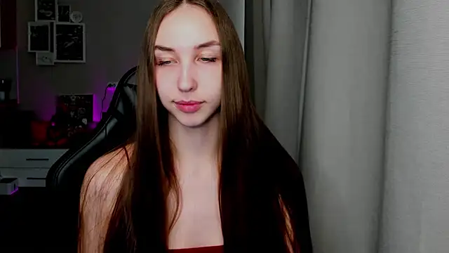 Snapshot of Sm0ly chatting on April 29, 2026, 2:48 am Sm0ly online show from April 29, 2026, 2:48 am