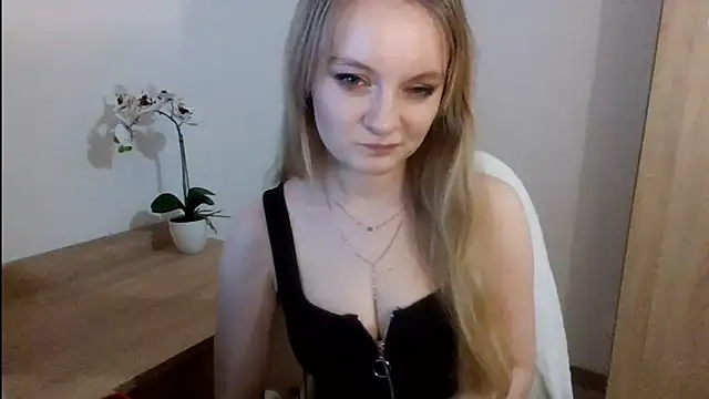 AlmaHoney online show from February 4, 2025, 12:08 am