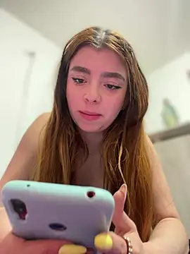 Snapshot of Cloew_Marz chatting on July 1, 2026, 12:23 am Cloew Marz online show from July 1, 2026, 12:23 am