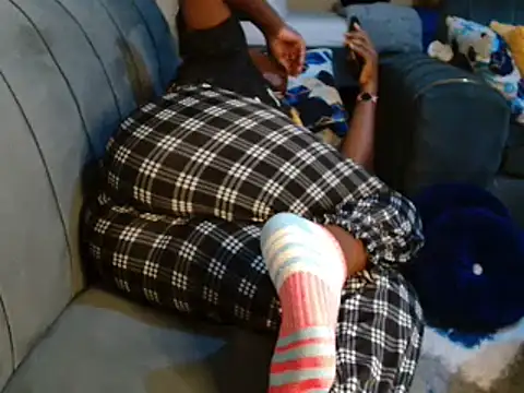 leslysexygirl online show from March 22, 2025, 5:17 am