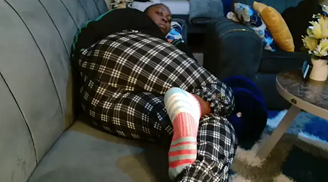 leslysexygirl online show from March 22, 2025, 4:15 pm