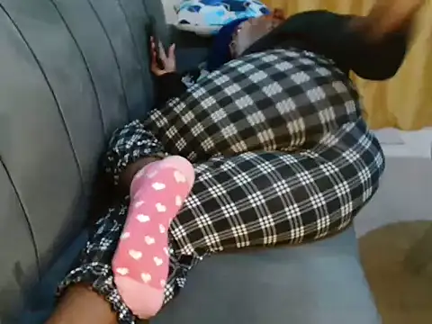 leslysexygirl online show from October 2, 2025, 5:42 pm