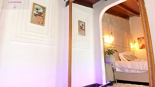 AlessiaLondon online show from March 7, 2025, 6:46 am