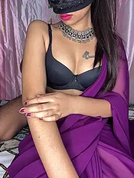 Snapshot of Suhu_love chatting on August 3, 2026, 5:38 pm Suhu love online show from August 3, 2026, 5:38 pm