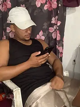 Snapshot of outropirocudo chatting on June 26, 2026, 5:34 am outropirocudo online show from June 26, 2026, 5:34 am
