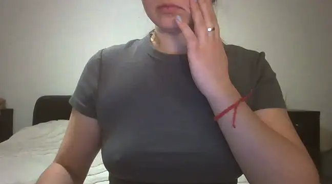 VanesaJewelz online show from March 7, 2025, 8:33 pm