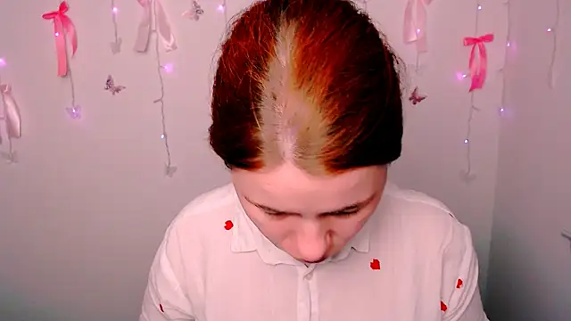 Sun Alexia online show from April 22, 2026, 9:05 pm