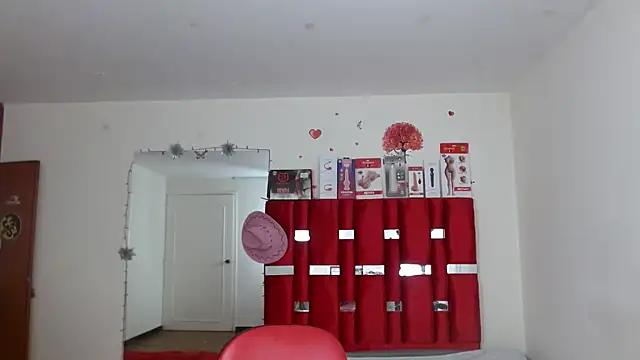 krystal thomson online show from October 3, 2025, 4:04 pm