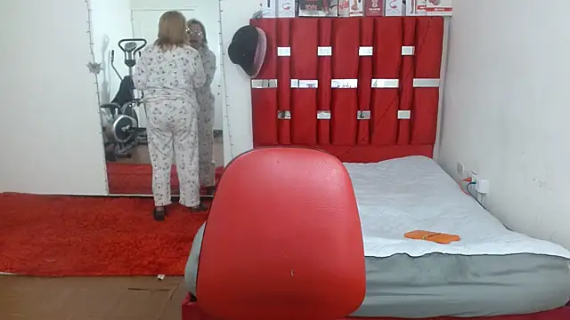 krystal thomson online show from October 14, 2025, 4:08 pm