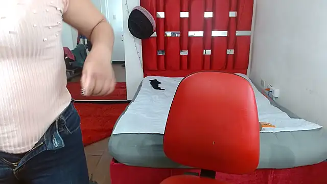 krystal thomson online show from November 21, 2025, 4:38 pm