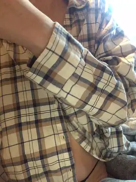 indie-rayne online show from February 28, 2025, 7:26 am