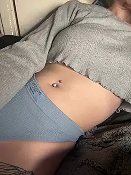 indie-rayne online show from March 6, 2025, 4:41 am