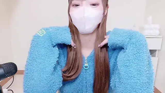  chanMOMO  online show from December 19, 2025, 12:34 pm