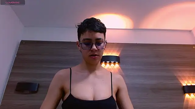 Cutie Shy  online show from February 27, 2025, 7:26 pm