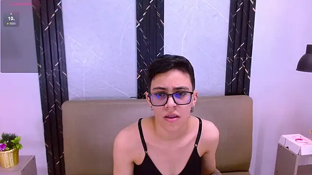 Cutie Shy  online show from October 13, 2025, 7:25 pm