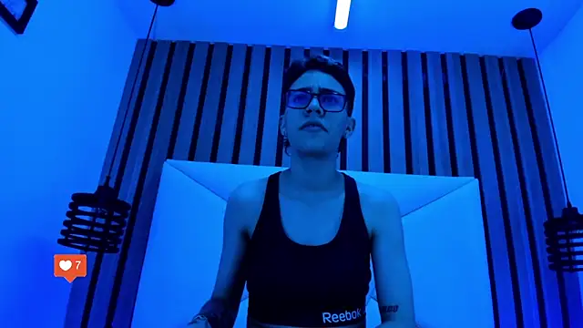 Cutie Shy  online show from November 9, 2025, 5:33 pm