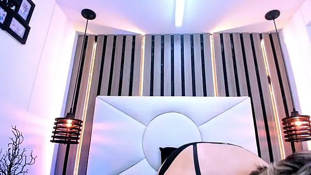 Cutie Shy  online show from January 6, 2026, 7:17 pm