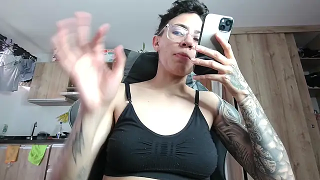 Snapshot of Cutie_Shy_ chatting on June 23, 2026, 12:58 pm Cutie Shy online show from June 23, 2026, 12:58 pm